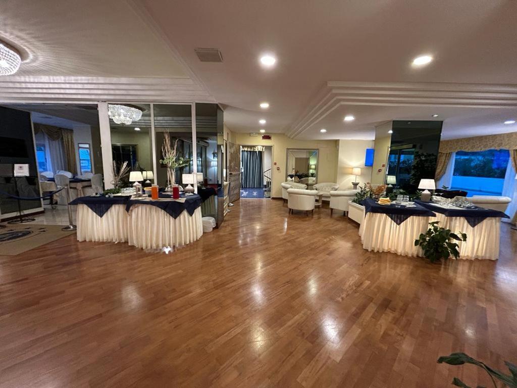 Hotel City Montesilvano Marina Esterno foto