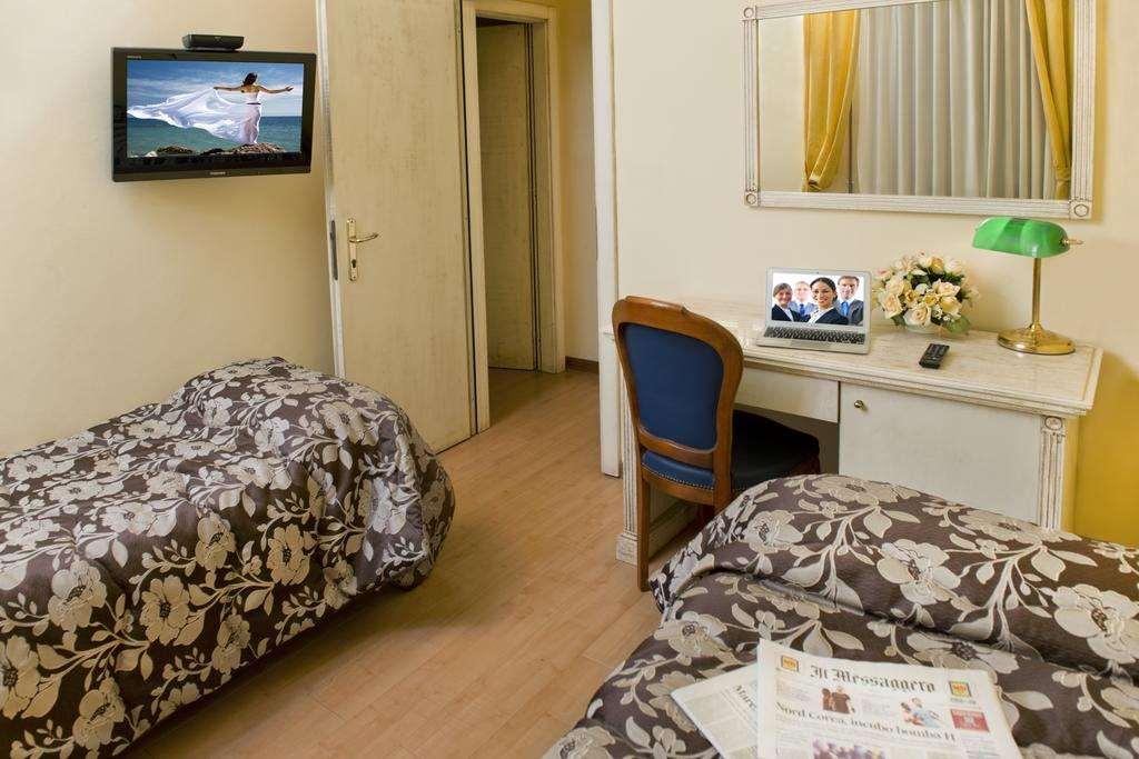 Hotel City Montesilvano Marina Camera foto